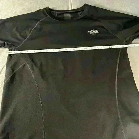 4 The North Face men's flash dry black and gray  T-shirts size small - Picture 10 of 11